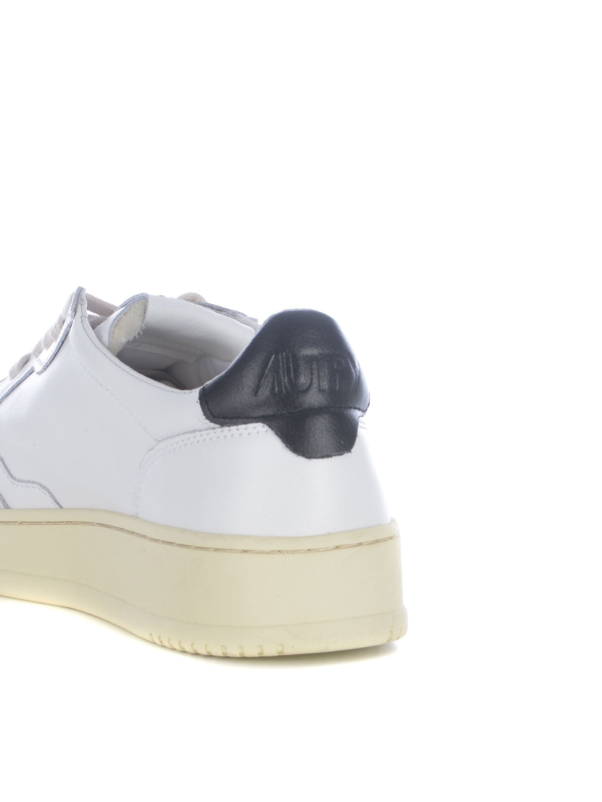AUTRY Sneakers AULM LL22 White Black